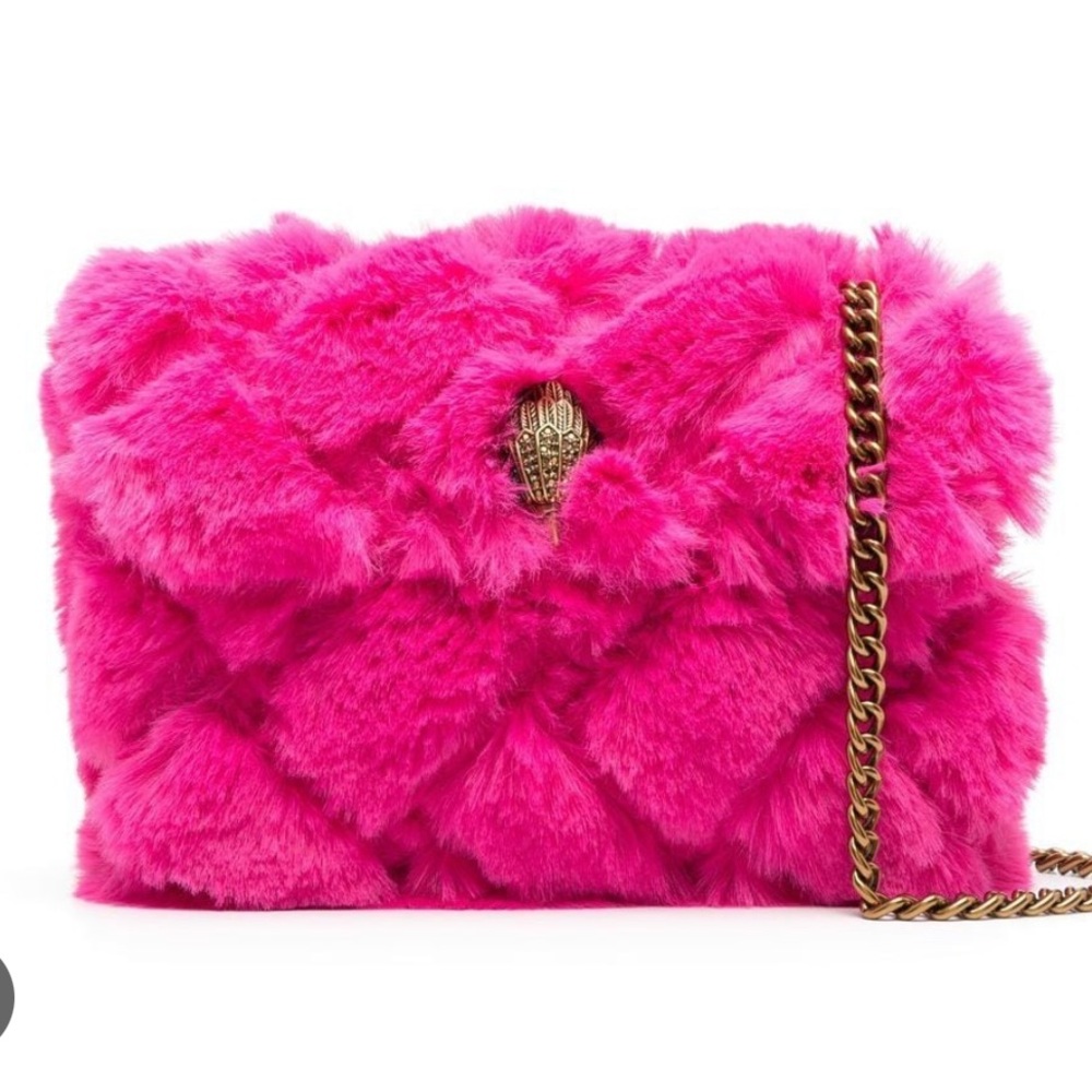 Anyone have this beautiful bag available💖💕